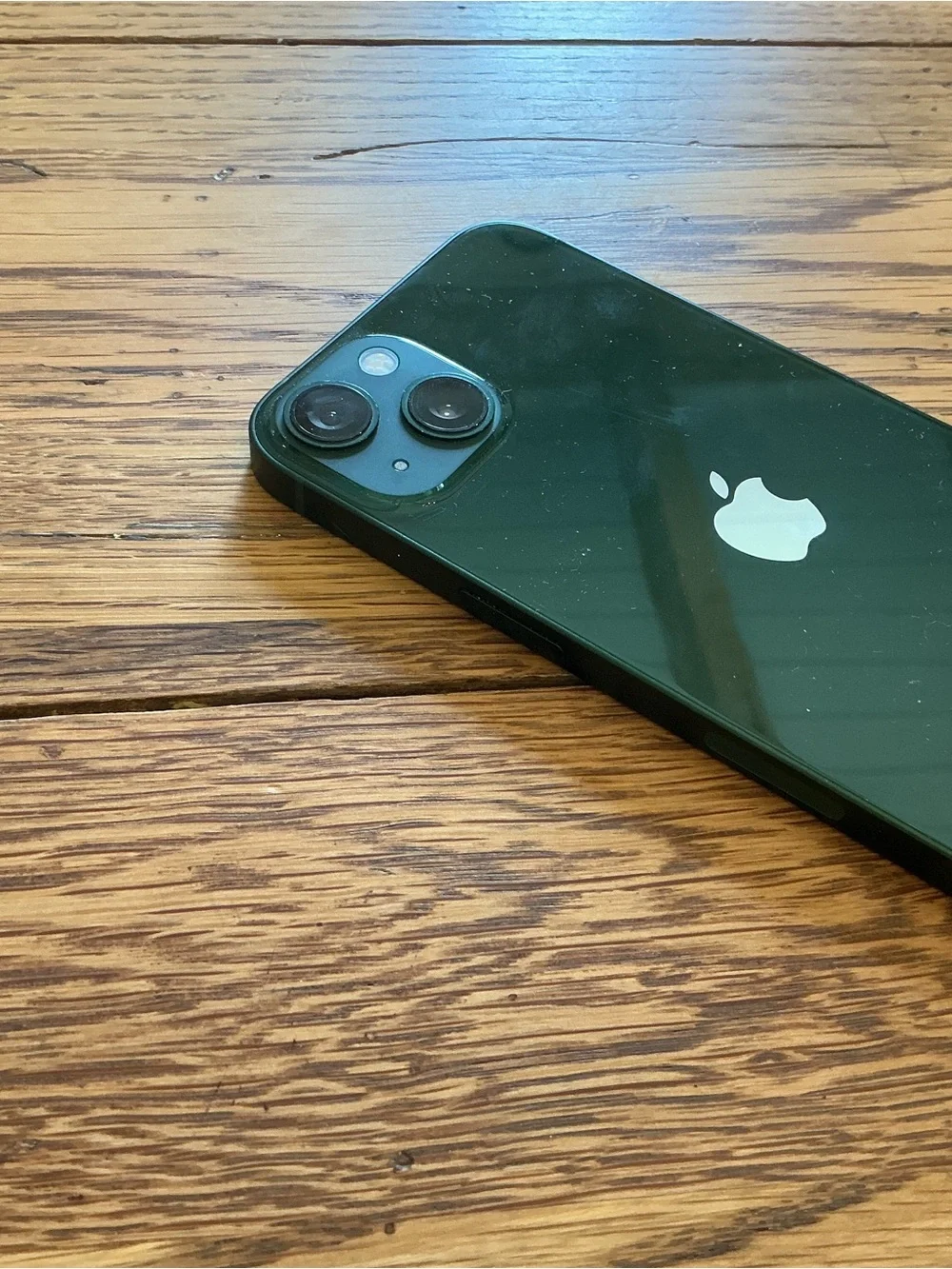 Green Apple iPhone 13 128 GB